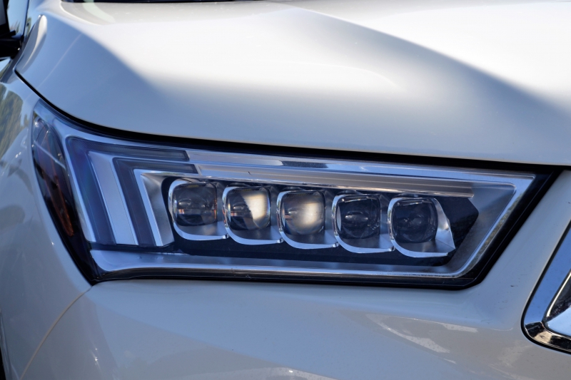 concession-auto-MOUGINS-min_acura-headlamp-2834131